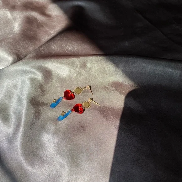 honey hearted baby valentines earrings - Picture 2 of 8